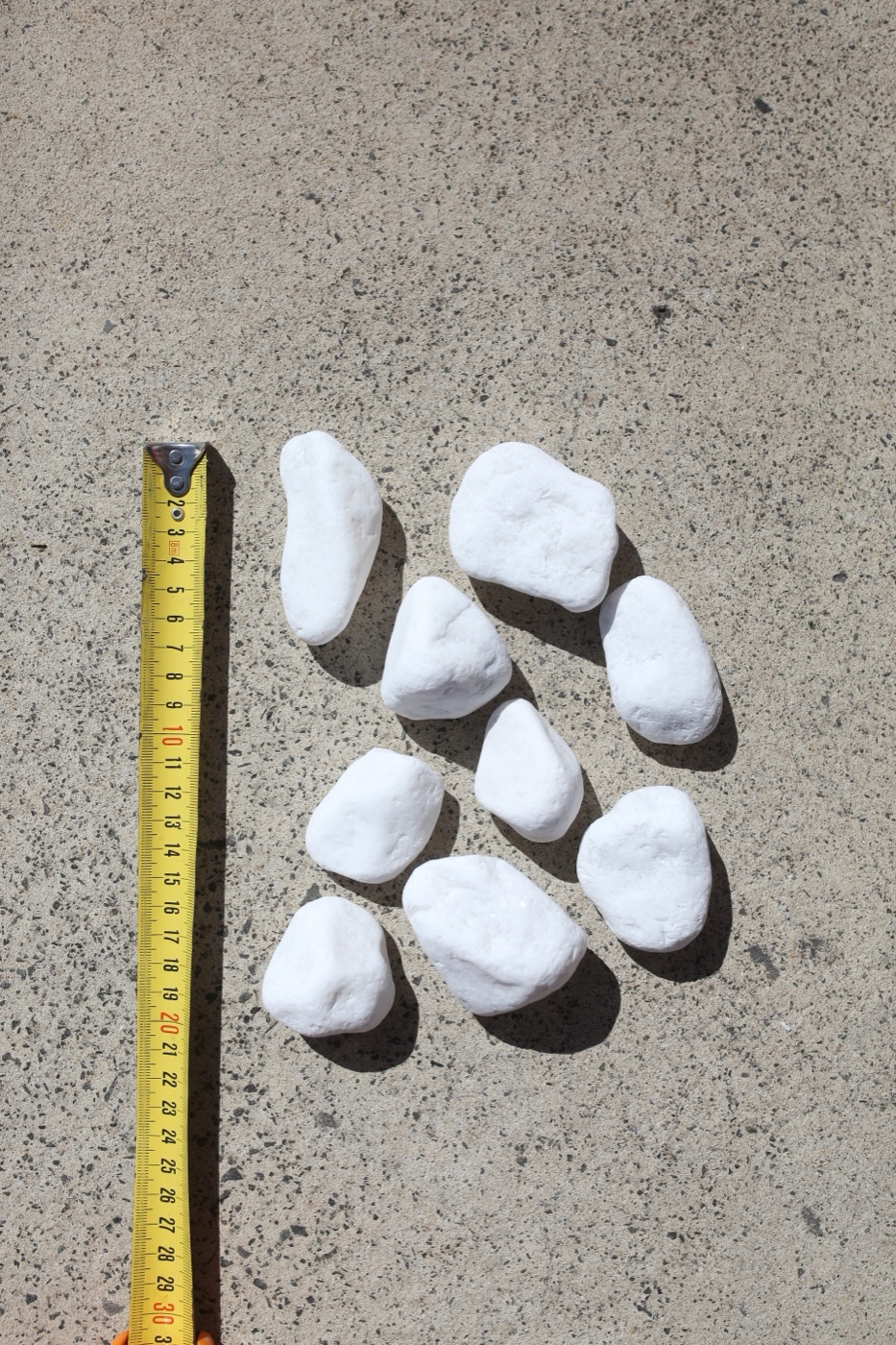 Snow white decorative pebbles